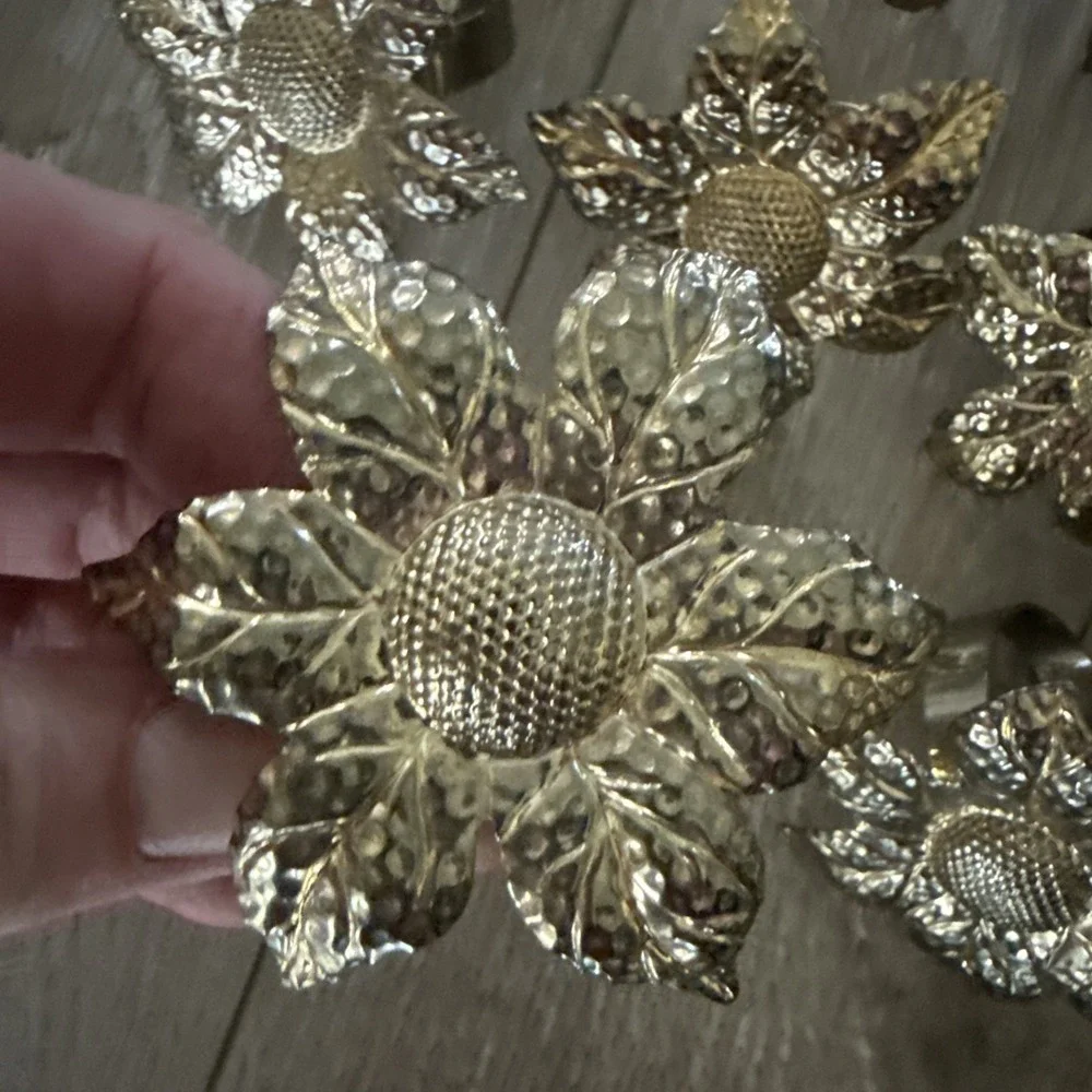 Napkin Ring Holders-‎ Gold Toned Set Of 10 Flower Vintage